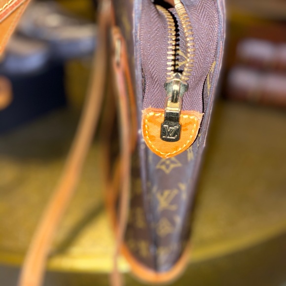 Authentic Louis Vuitton Bag - Picture 4 of 9